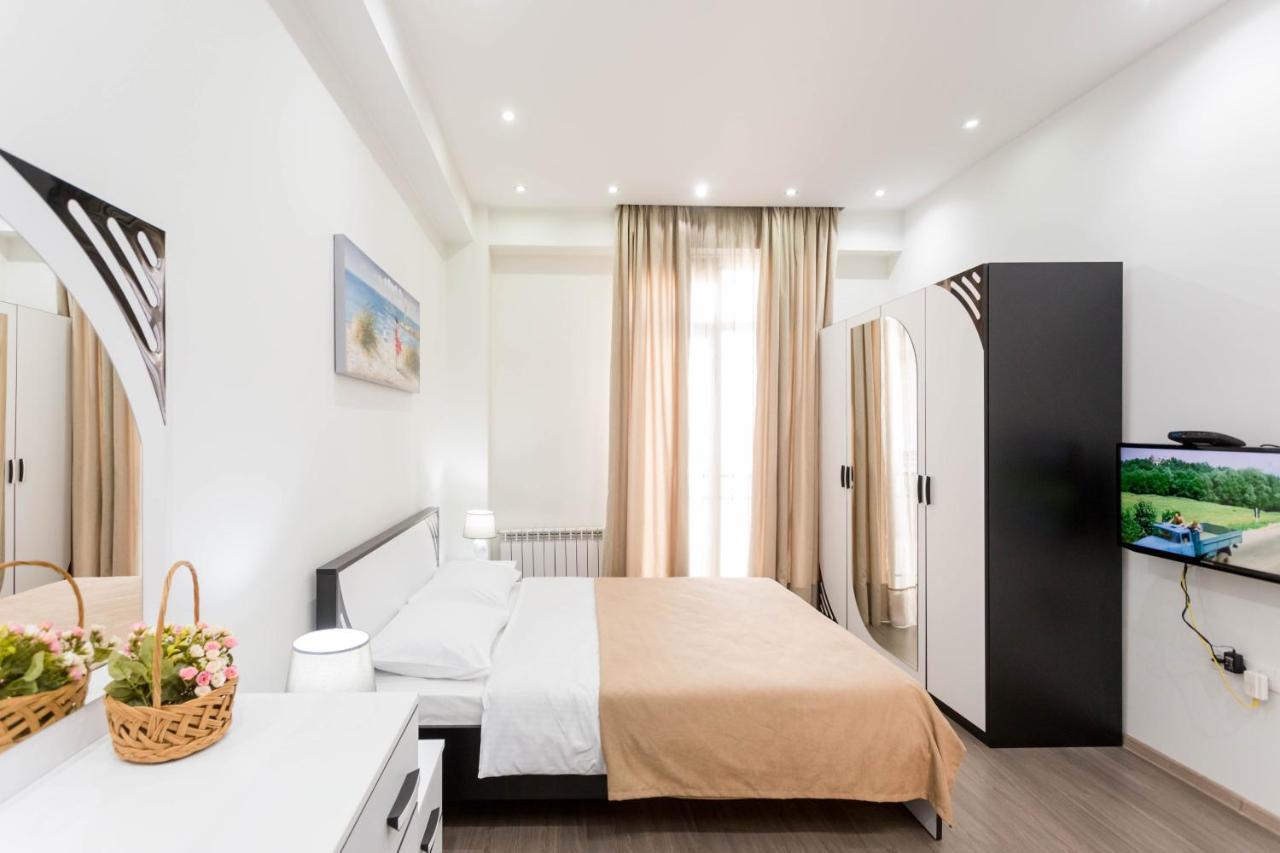 Apartment In The City Center Lll Тбилиси Экстерьер фото